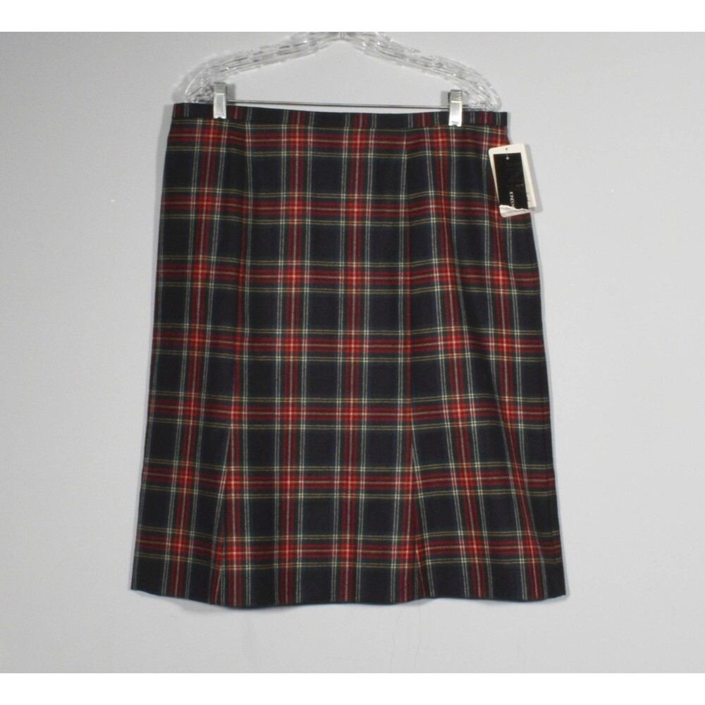 Jones New York Red and Green Plaid A-Line Skirt
